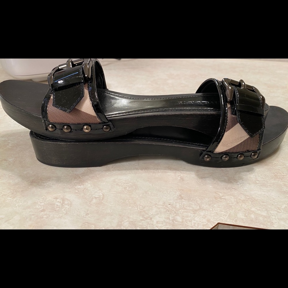 Burberry Sandals - authentic